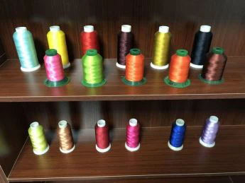 폴리 에스터 자수 실